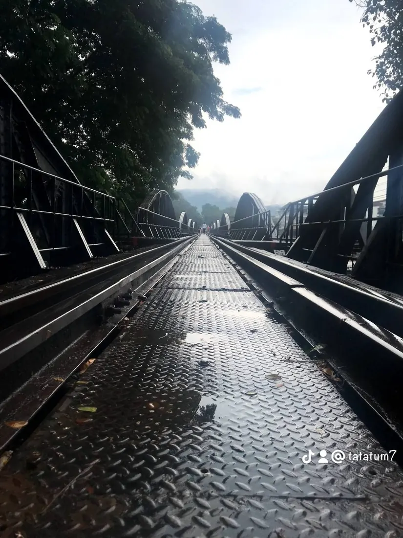 ทางรถไฟสายมรณะ สะพานข้ามแม่น้ำแคว จังหวัดกาญจนบุรี